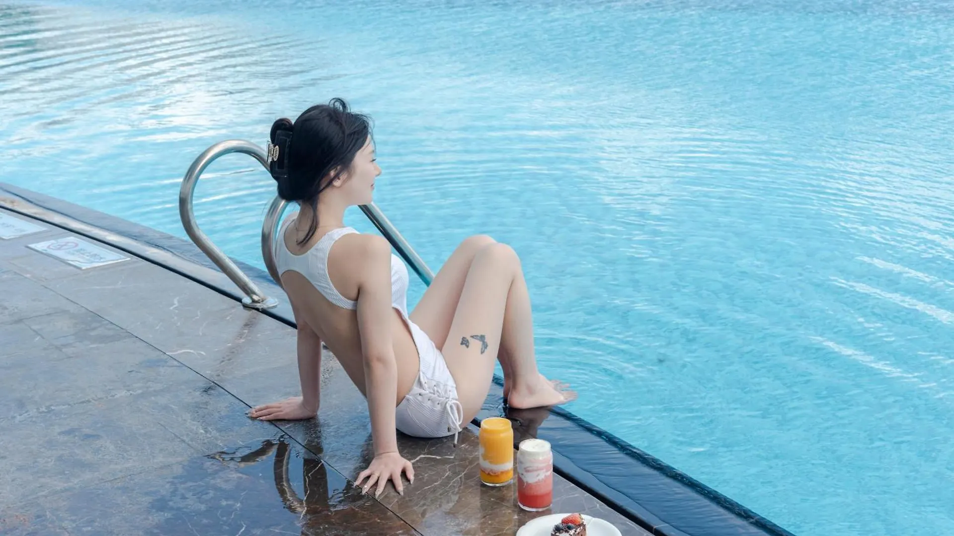 Sanya Junji Seaview Hotel 5*,